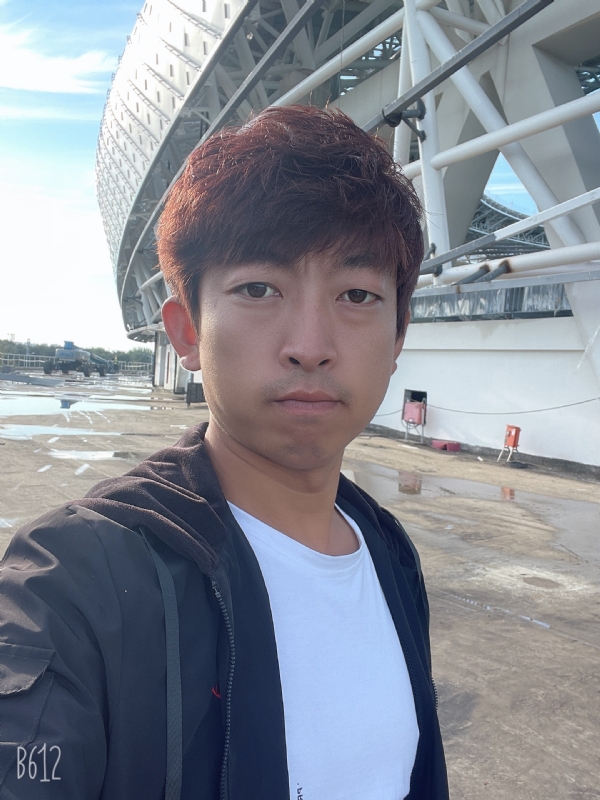绅士大男孩的第一张照片--岫岩闪婚服务中心